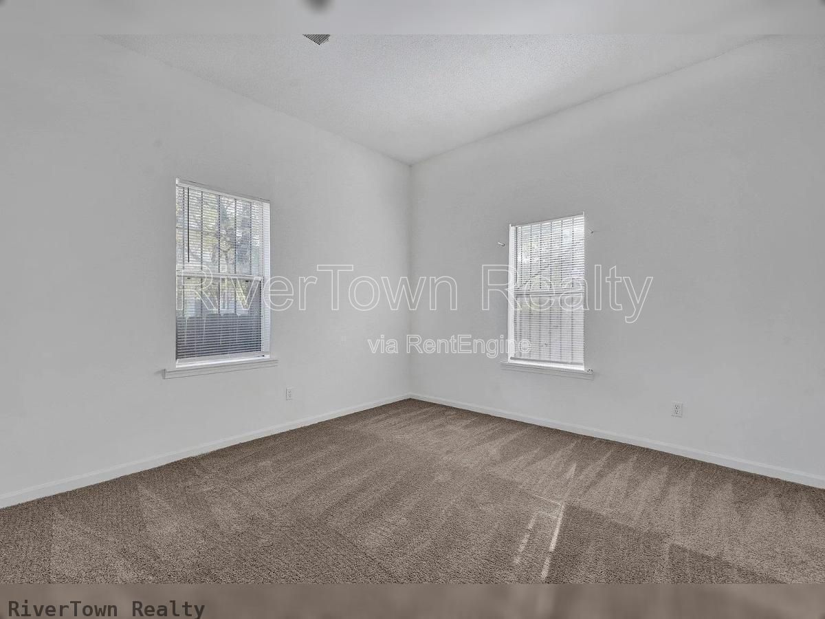 Charming 2-Bedroom Retreat in Memphis - Spacious 1127 Sq. Ft. at 439 Simpson Ave! property image