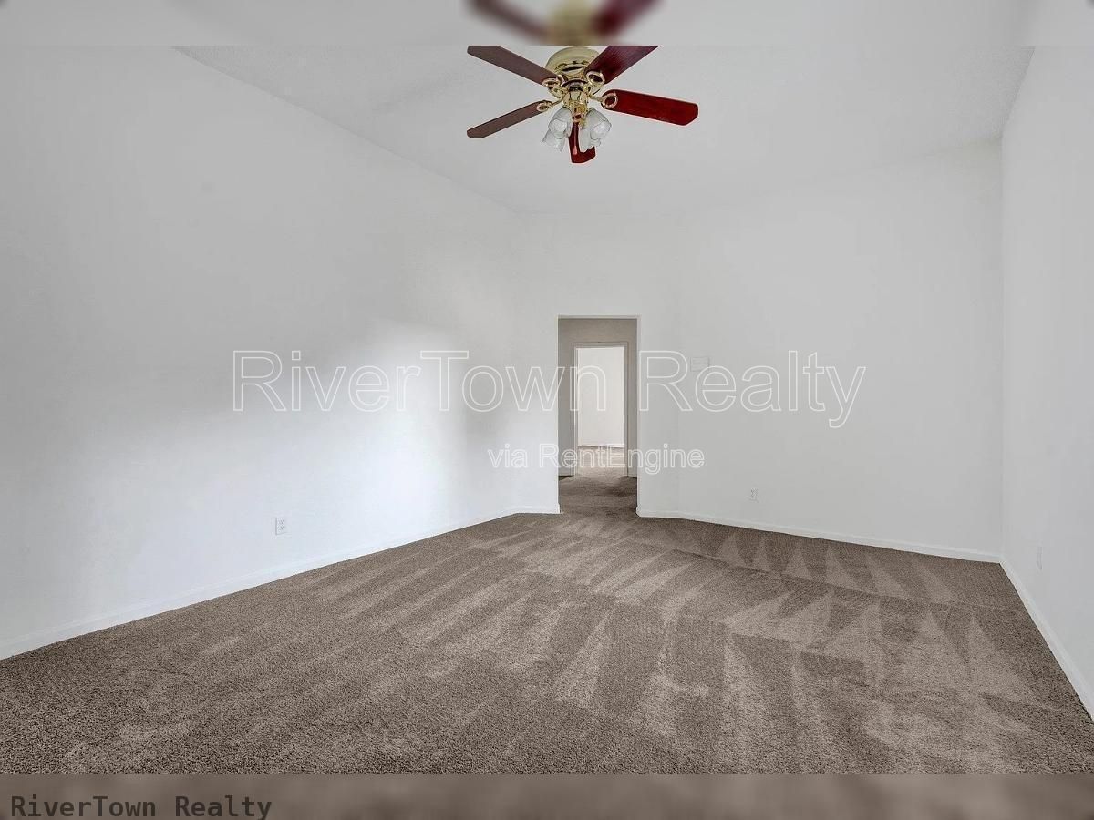 Charming 2-Bedroom Retreat in Memphis - Spacious 1127 Sq. Ft. at 439 Simpson Ave! property image