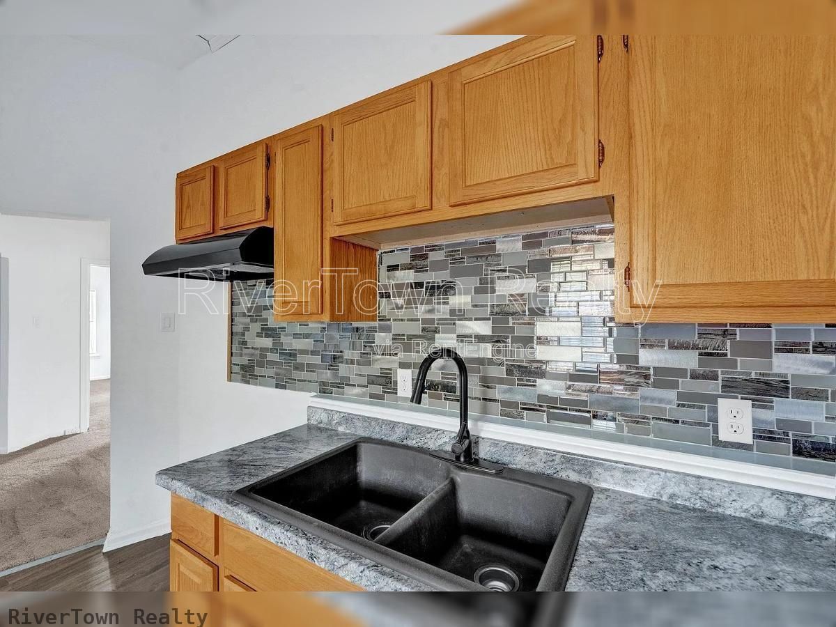 Charming 2-Bedroom Retreat in Memphis - Spacious 1127 Sq. Ft. at 439 Simpson Ave! property image
