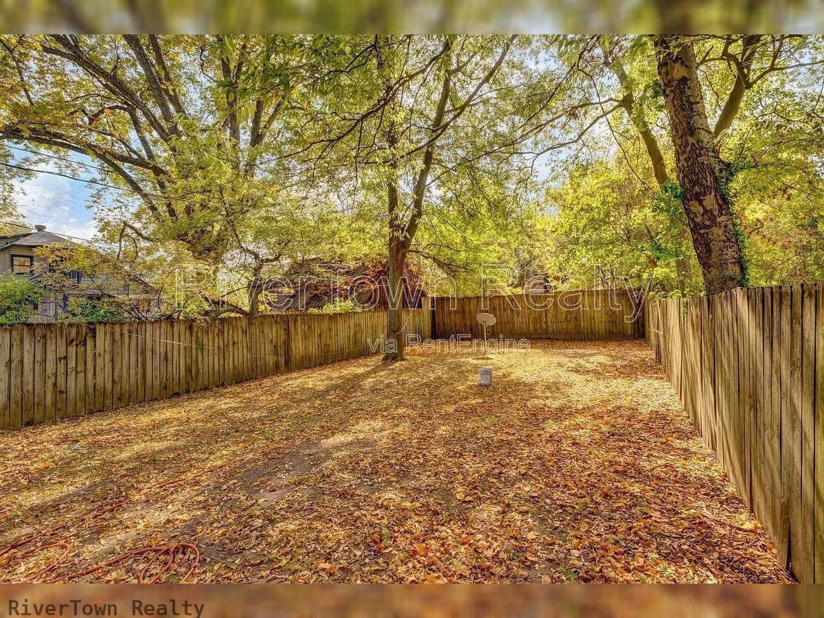 Charming 2-Bedroom Retreat in Memphis - Spacious 1127 Sq. Ft. at 439 Simpson Ave! property image