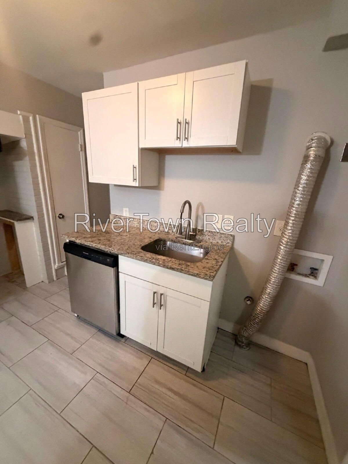 Charming 3-Bedroom Home on Patterson Street - Spacious 1,365 Sq Ft Living in Memphis! property image