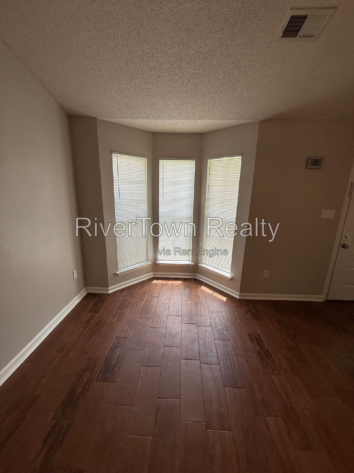 Charming 3-Bedroom Haven with 2 Full Baths in Olive Branch! property image