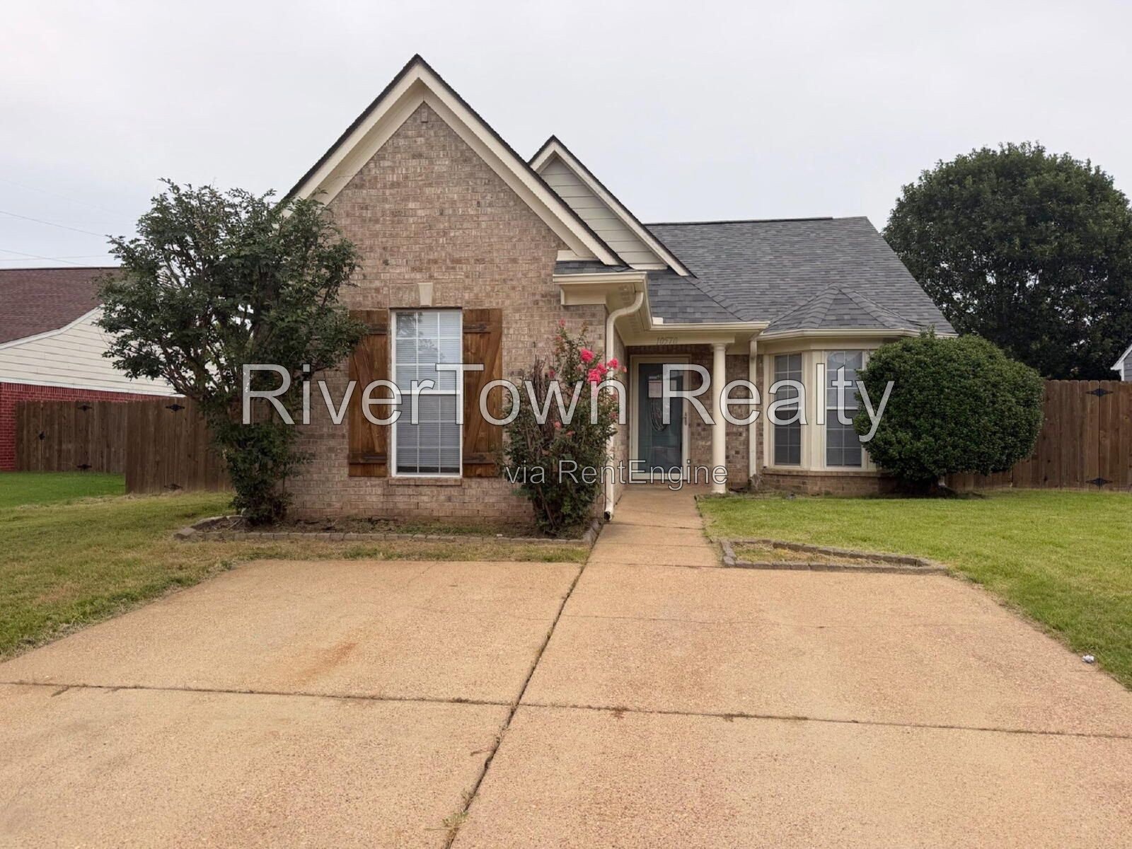 Charming 3-Bedroom Haven with 2 Full Baths in Olive Branch! property image