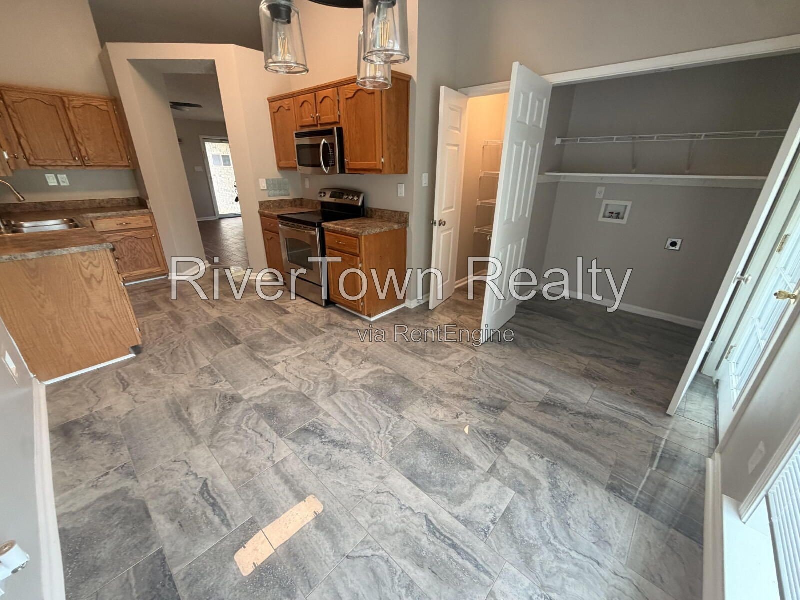 Charming 3-Bedroom Haven with 2 Full Baths in Olive Branch! property image