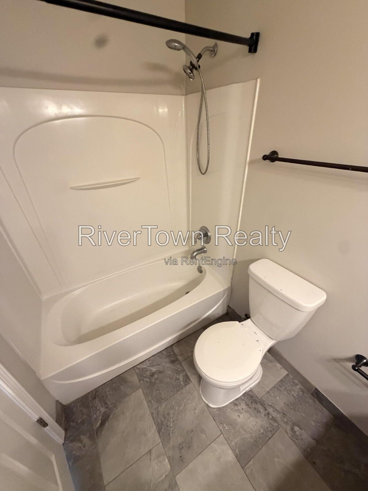 Charming 3-Bedroom Haven with 2 Full Baths in Olive Branch! property image