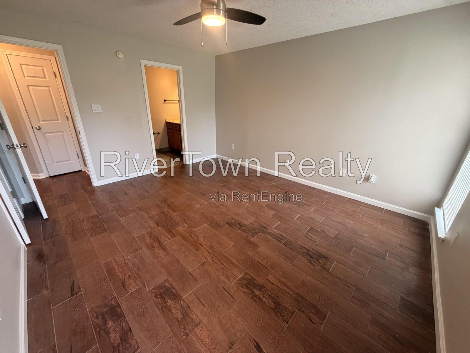 Charming 3-Bedroom Haven with 2 Full Baths in Olive Branch! property image