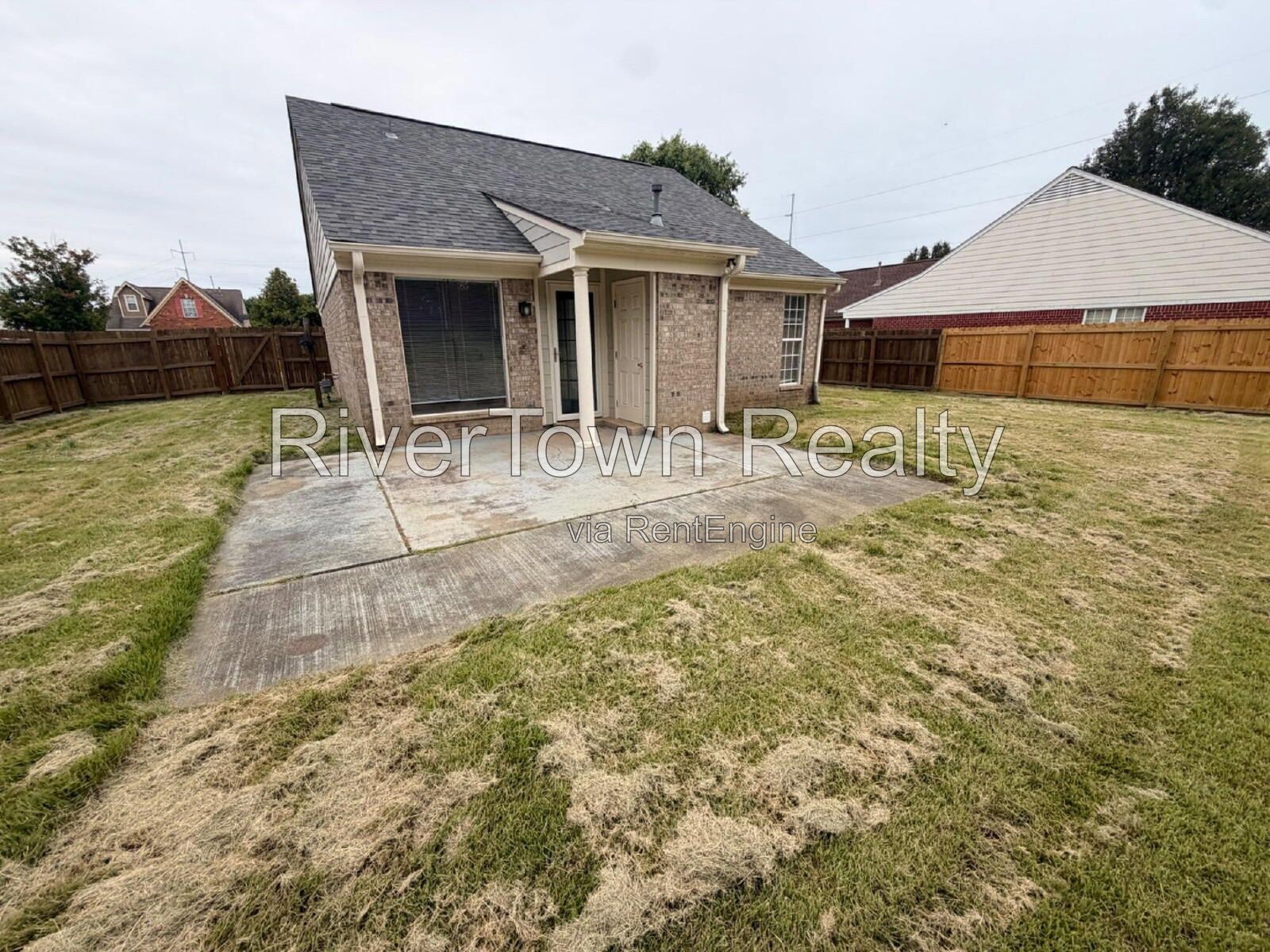Charming 3-Bedroom Haven with 2 Full Baths in Olive Branch! property image