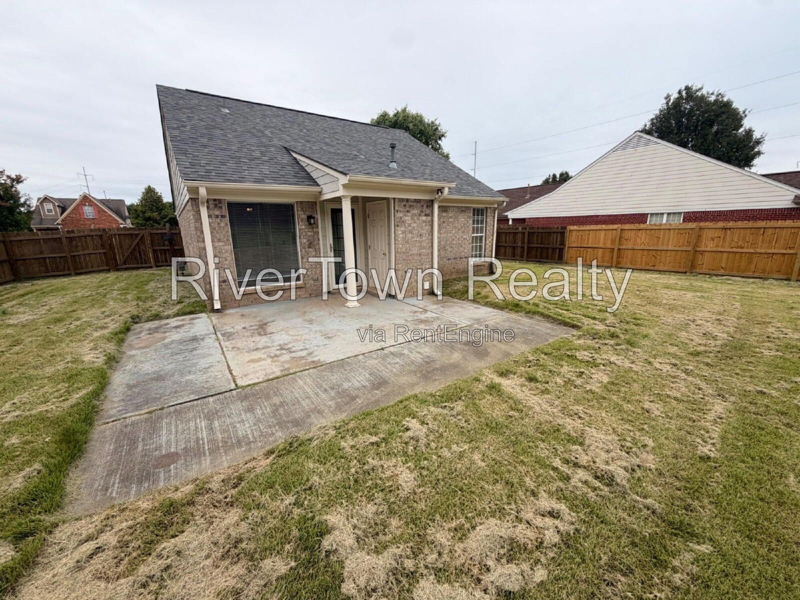 Charming 3-Bedroom Haven with 2 Full Baths in Olive Branch! property image