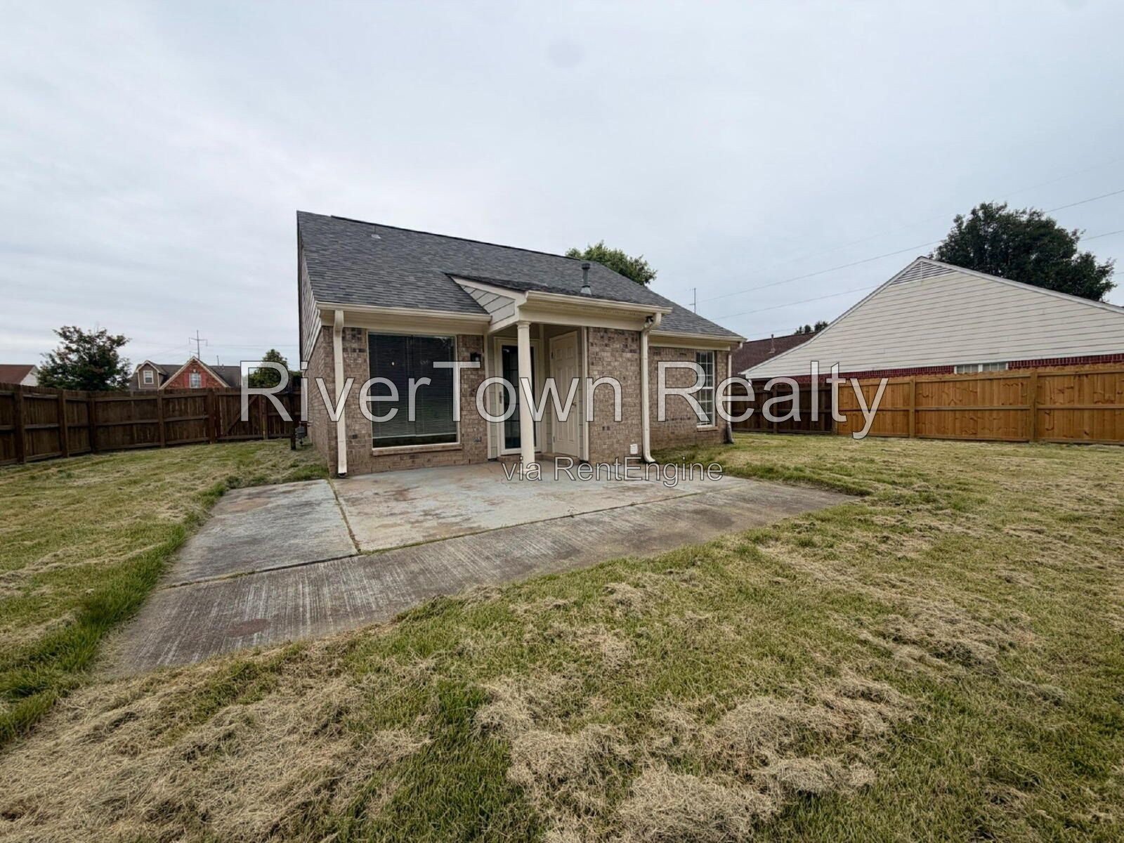 Charming 3-Bedroom Haven with 2 Full Baths in Olive Branch! property image