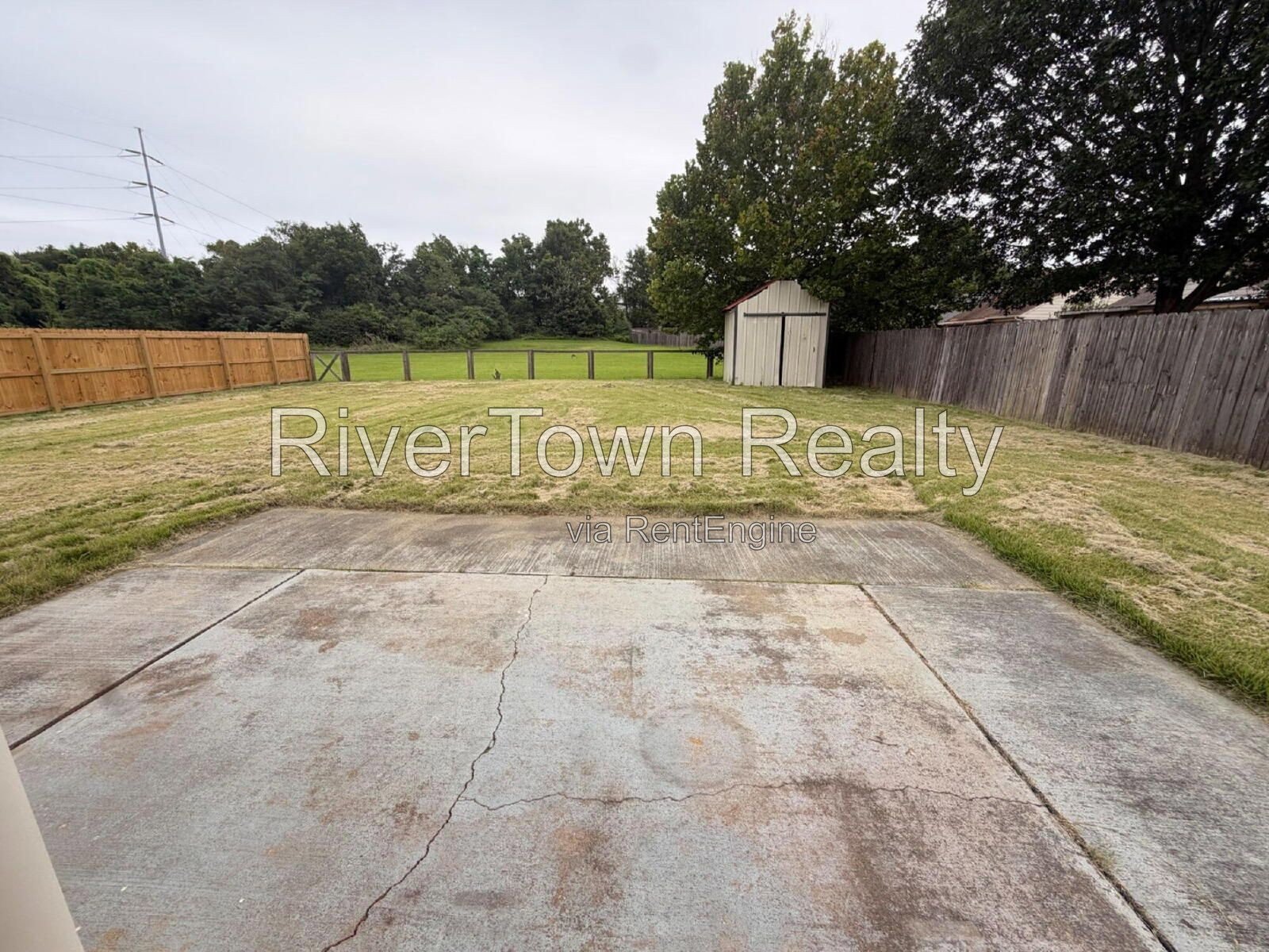 Charming 3-Bedroom Haven with 2 Full Baths in Olive Branch! property image