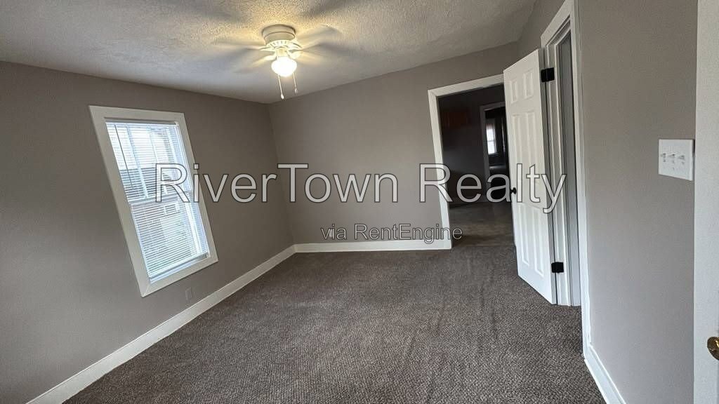 Charming 2-Bedroom Duplex Retreat on Bowen Avenue - Cozy Living Awaits! property image