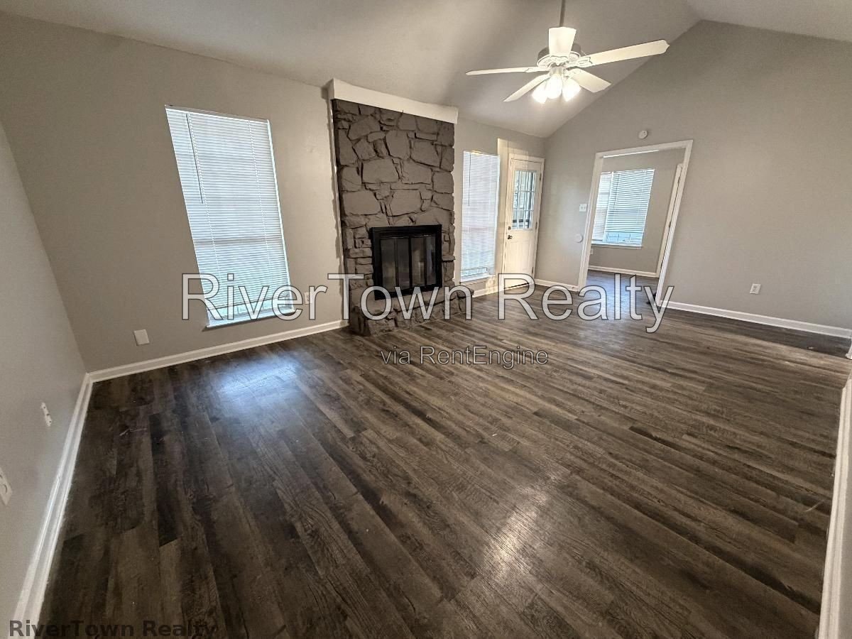 Modern, Pet-Friendly Home with Spacious Living & Prime Location! property image
