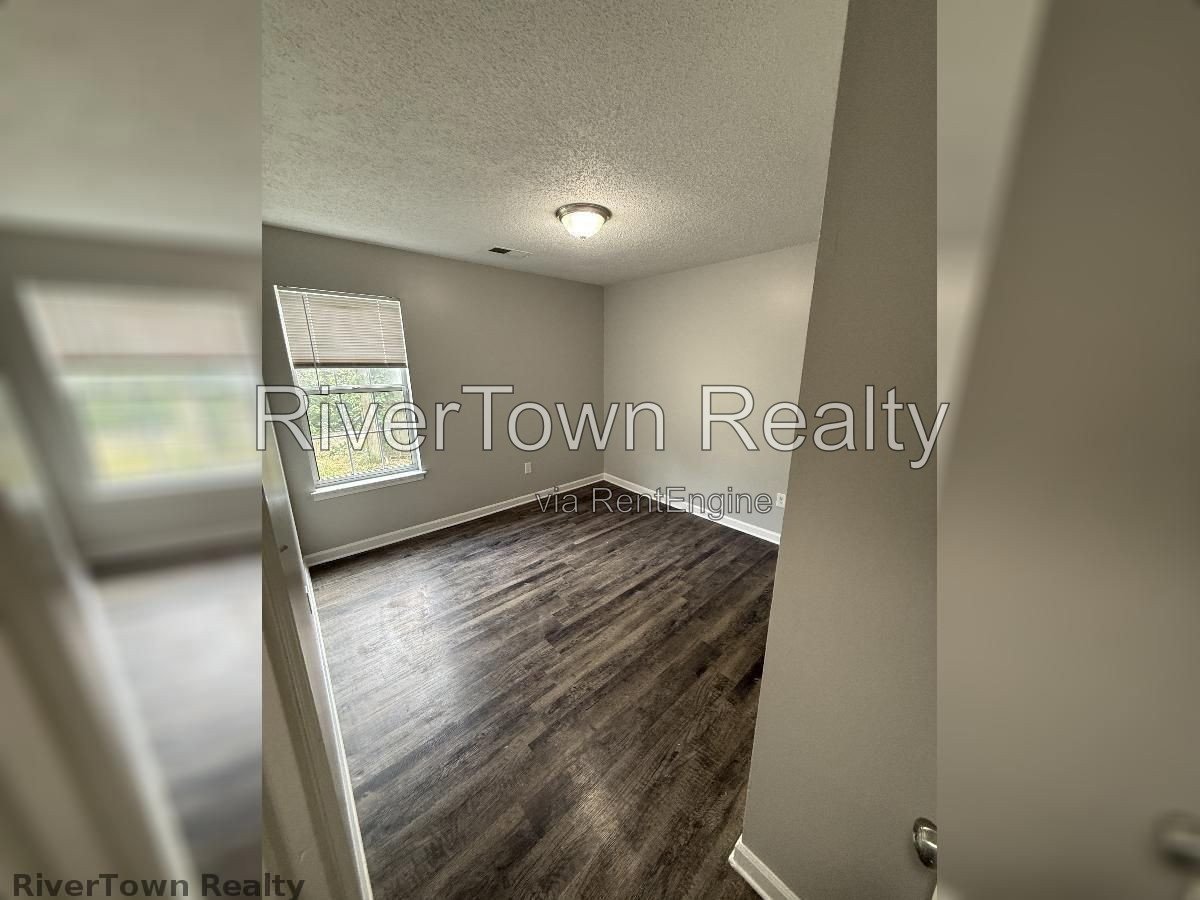 Modern, Pet-Friendly Home with Spacious Living & Prime Location! property image