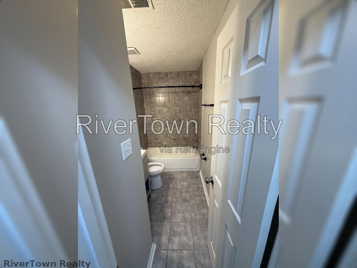 Modern, Pet-Friendly Home with Spacious Living & Prime Location! property image