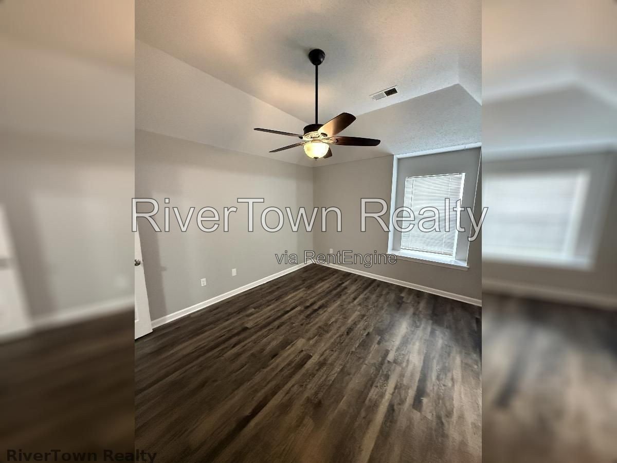 Modern, Pet-Friendly Home with Spacious Living & Prime Location! property image