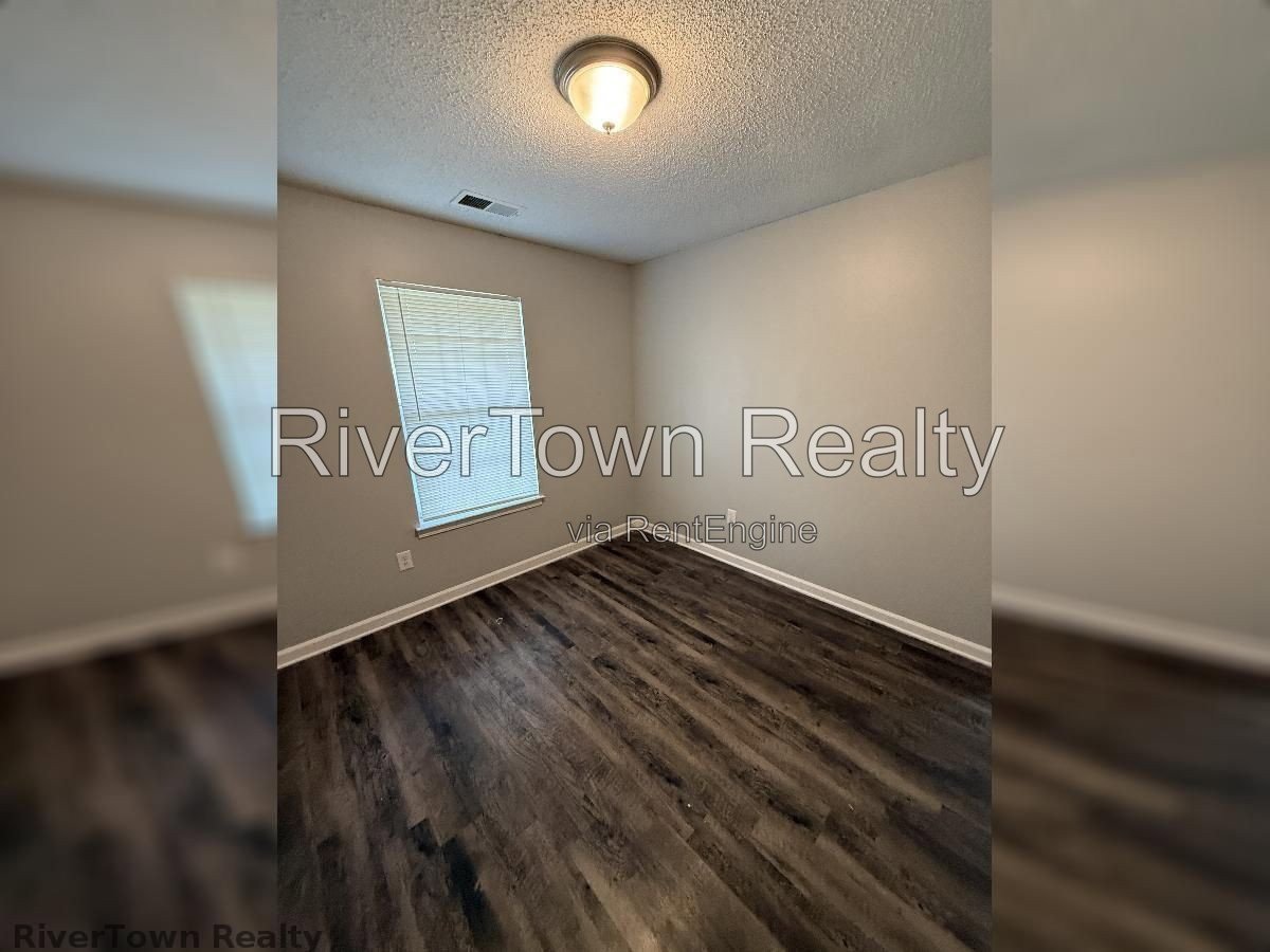 Modern, Pet-Friendly Home with Spacious Living & Prime Location! property image