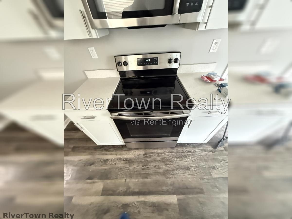Modern, Pet-Friendly Home with Spacious Living & Prime Location! property image