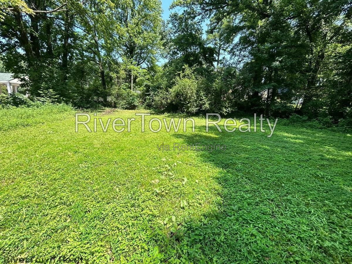 Headline
$995 | Fully Remodeled 2BR/1.5BA Duplex in a Quiet Whitehaven Cove – Newer Roof, Floors & Paint! property image