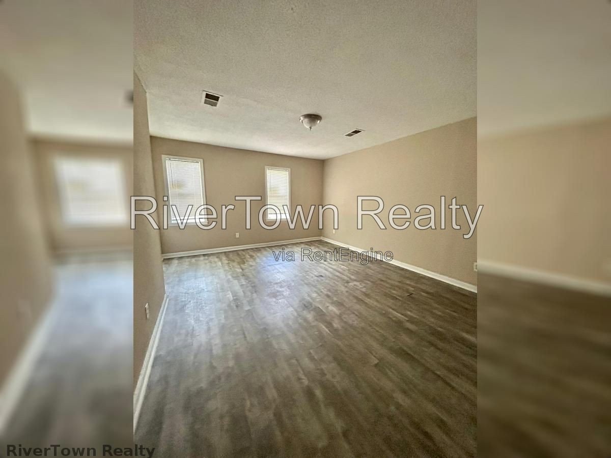 Headline
$995 | Fully Remodeled 2BR/1.5BA Duplex in a Quiet Whitehaven Cove – Newer Roof, Floors & Paint! property image