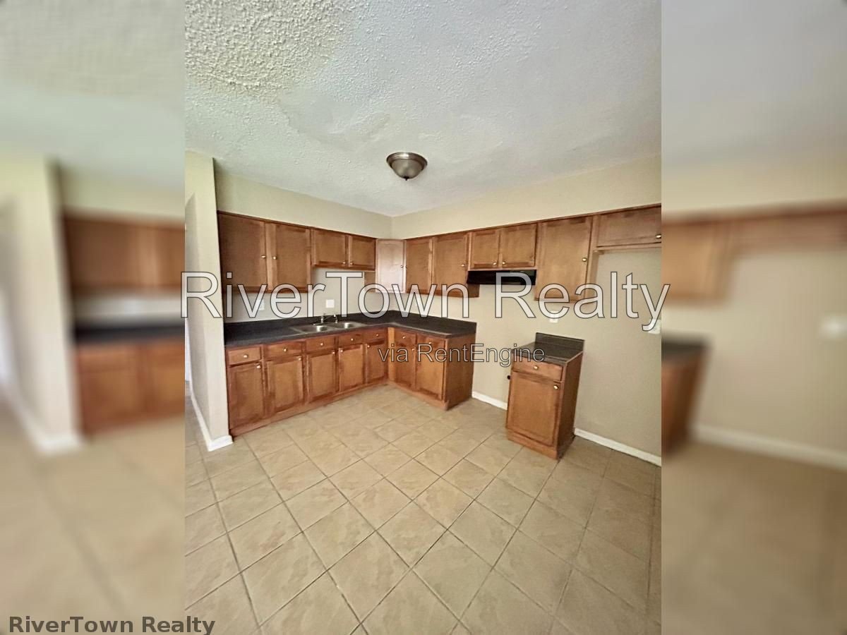 Headline
$995 | Fully Remodeled 2BR/1.5BA Duplex in a Quiet Whitehaven Cove – Newer Roof, Floors & Paint! property image