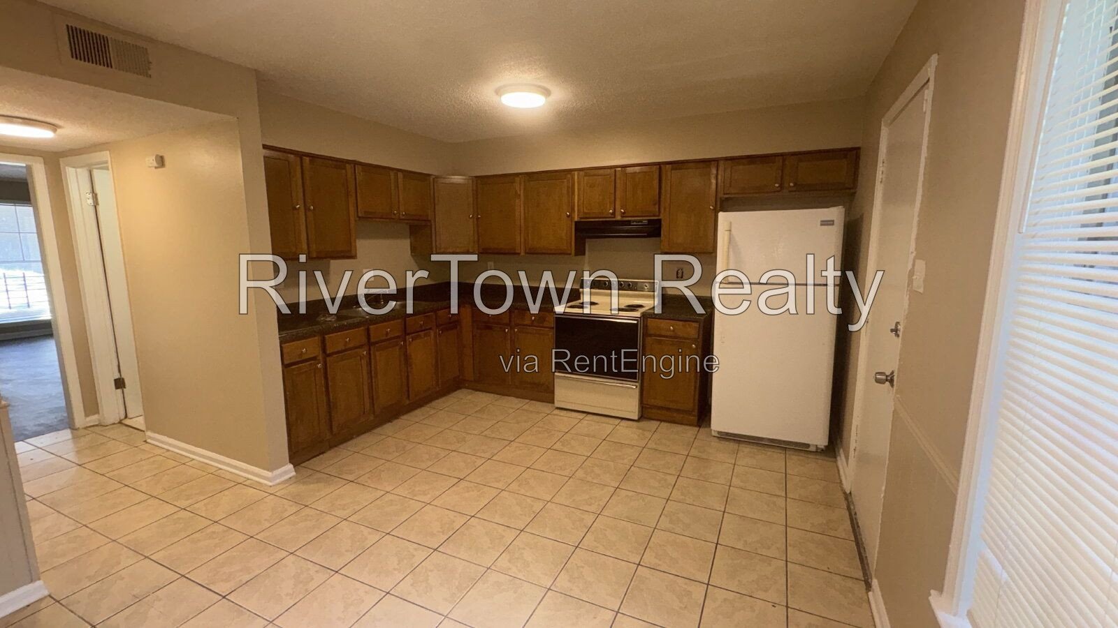 Headline
$995 | Fully Remodeled 2BR/1.5BA Duplex in a Quiet Whitehaven Cove – Newer Roof, Floors & Paint! property image