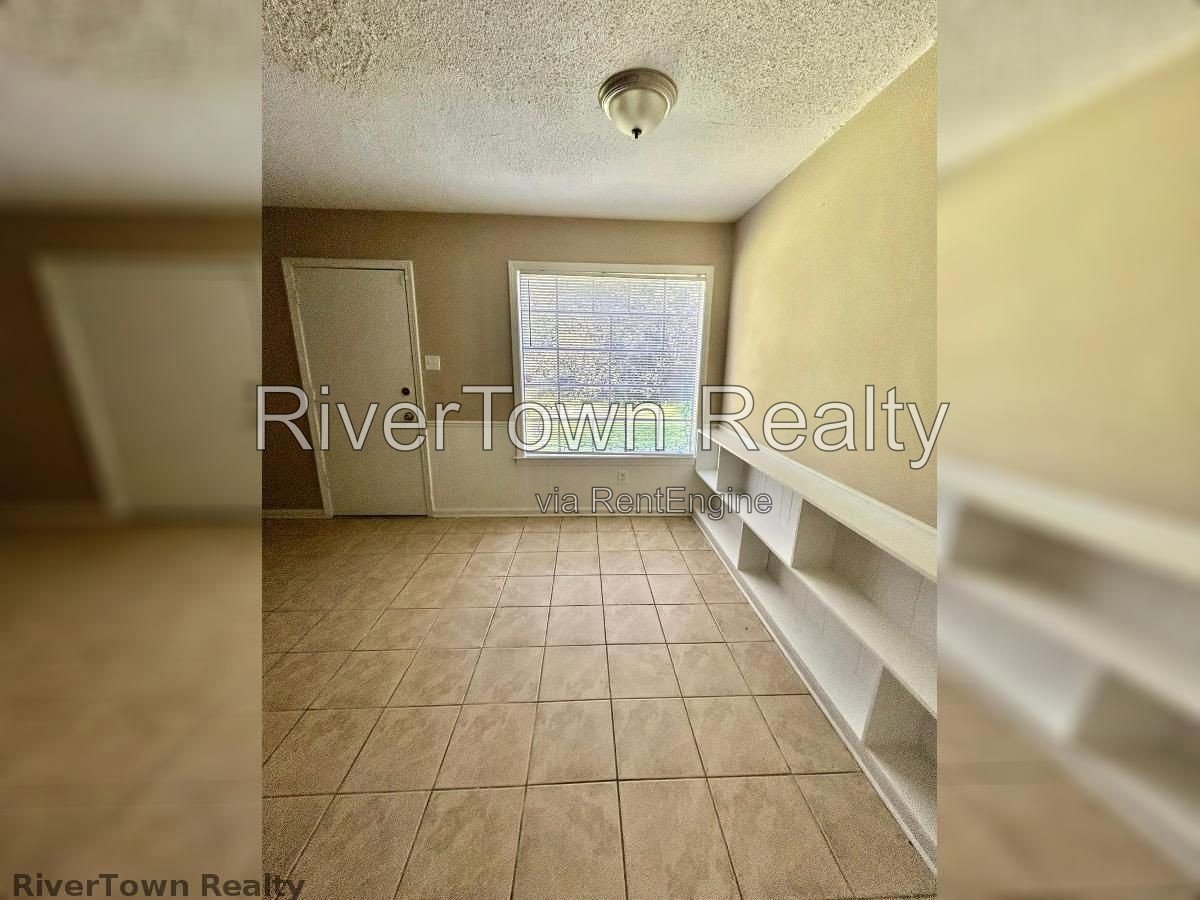 Headline
$995 | Fully Remodeled 2BR/1.5BA Duplex in a Quiet Whitehaven Cove – Newer Roof, Floors & Paint! property image