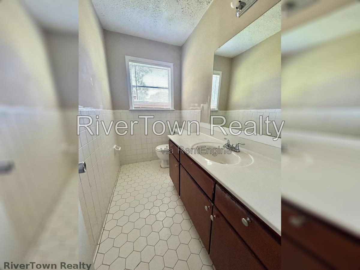 Headline
$995 | Fully Remodeled 2BR/1.5BA Duplex in a Quiet Whitehaven Cove – Newer Roof, Floors & Paint! property image