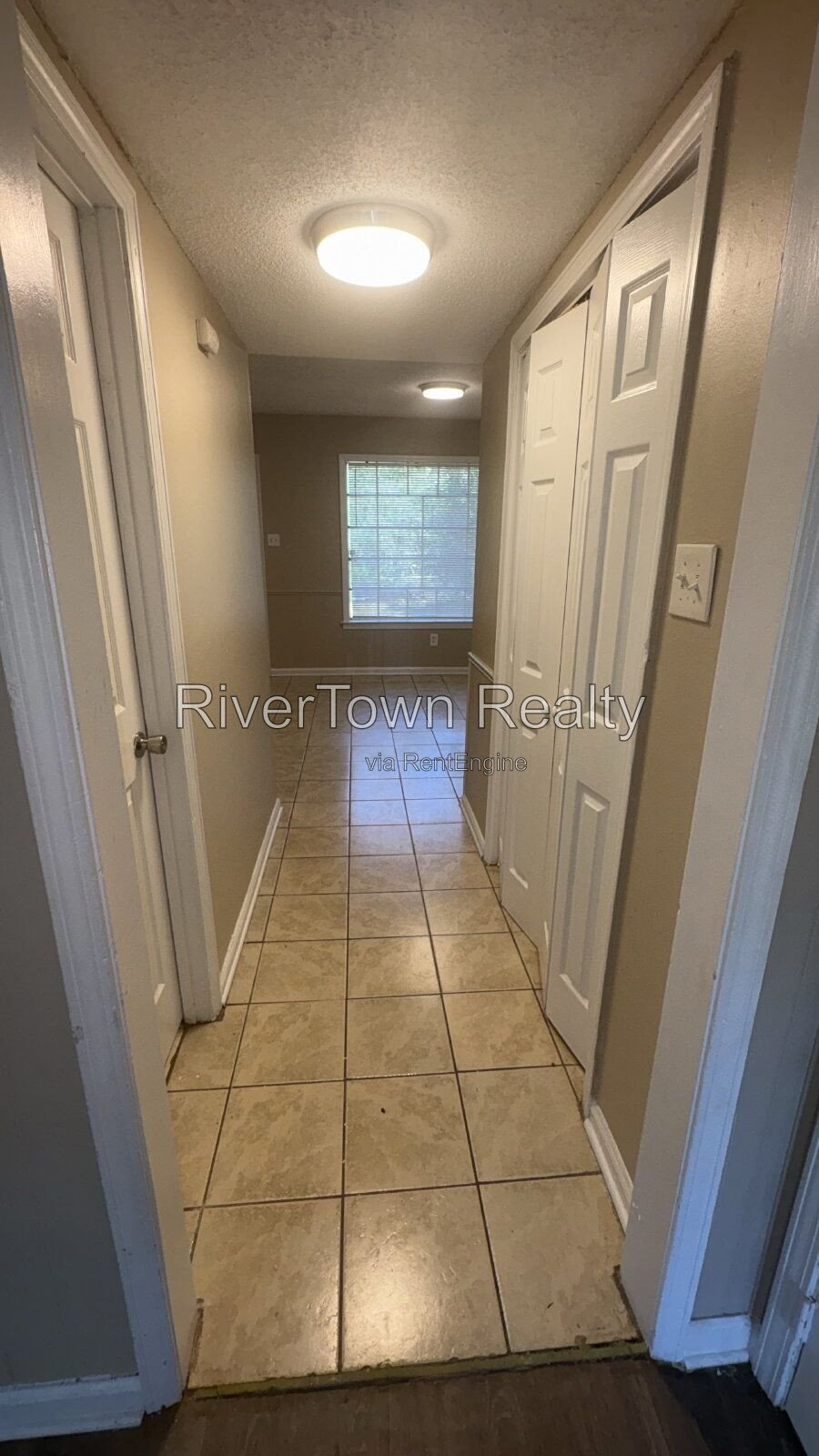 Headline
$995 | Fully Remodeled 2BR/1.5BA Duplex in a Quiet Whitehaven Cove – Newer Roof, Floors & Paint! property image