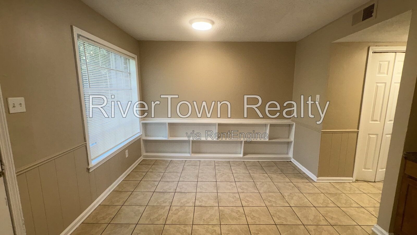 Headline
$995 | Fully Remodeled 2BR/1.5BA Duplex in a Quiet Whitehaven Cove – Newer Roof, Floors & Paint! property image