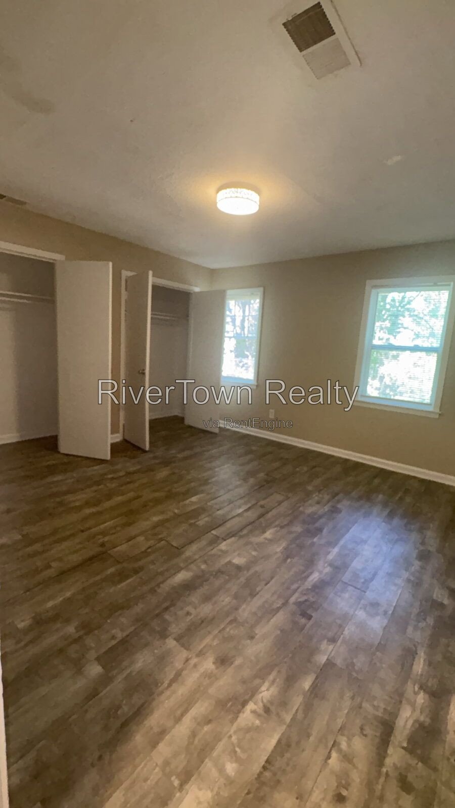 Headline
$995 | Fully Remodeled 2BR/1.5BA Duplex in a Quiet Whitehaven Cove – Newer Roof, Floors & Paint! property image