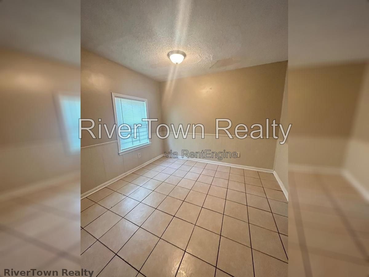 Headline
$995 | Fully Remodeled 2BR/1.5BA Duplex in a Quiet Whitehaven Cove – Newer Roof, Floors & Paint! property image