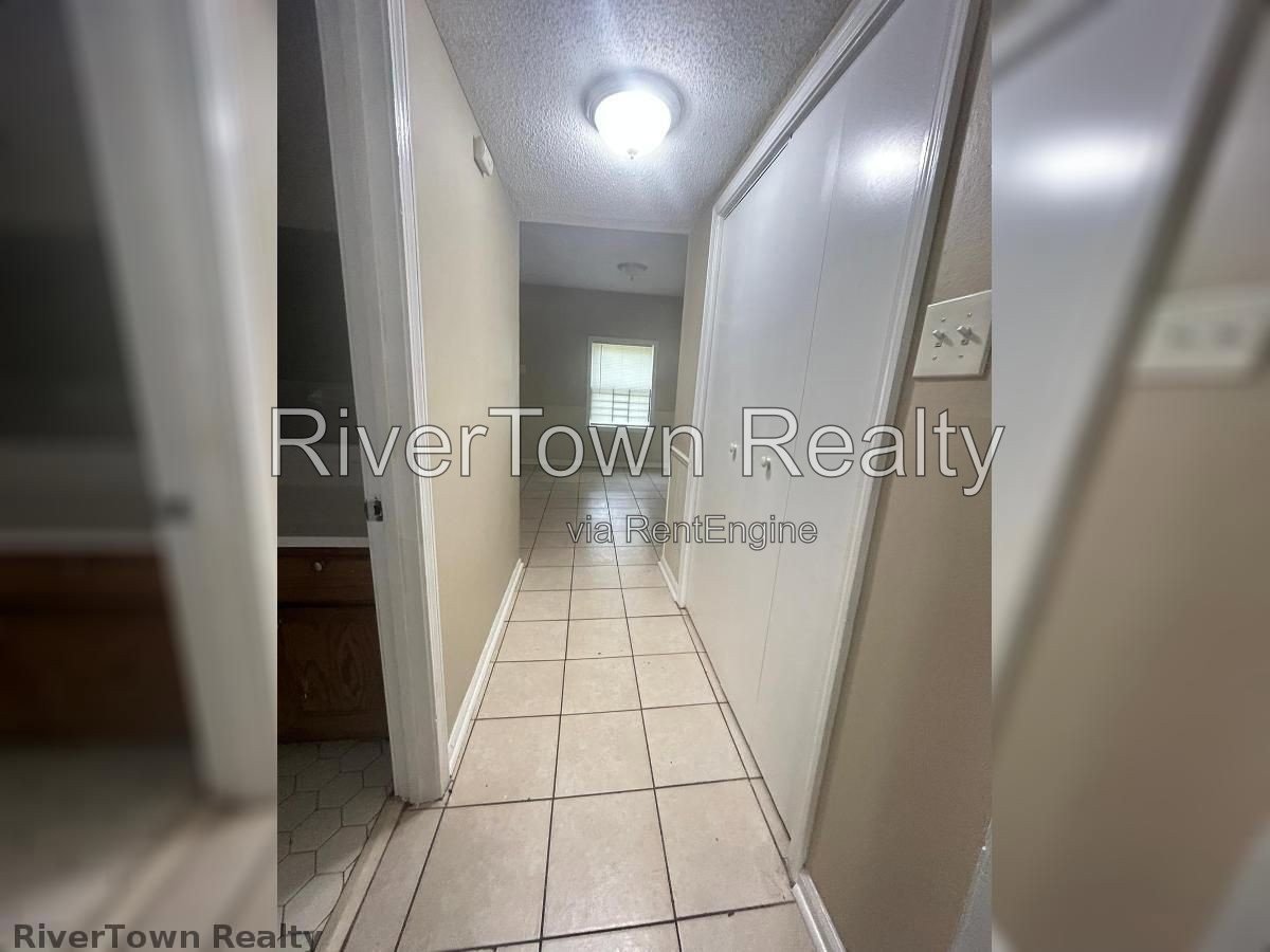 Headline
$995 | Fully Remodeled 2BR/1.5BA Duplex in a Quiet Whitehaven Cove – Newer Roof, Floors & Paint! property image