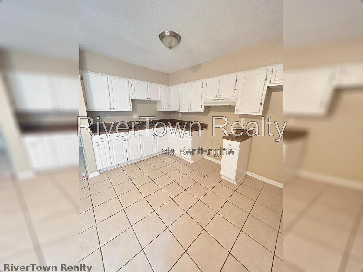 Headline
$995 | Fully Remodeled 2BR/1.5BA Duplex in a Quiet Whitehaven Cove – Newer Roof, Floors & Paint! property image