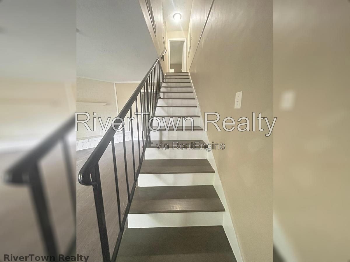 Headline
$995 | Fully Remodeled 2BR/1.5BA Duplex in a Quiet Whitehaven Cove – Newer Roof, Floors & Paint! property image