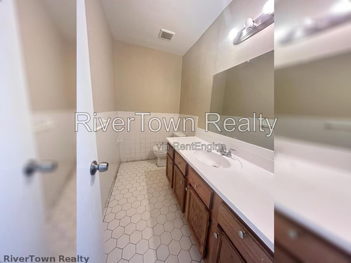 Headline
$995 | Fully Remodeled 2BR/1.5BA Duplex in a Quiet Whitehaven Cove – Newer Roof, Floors & Paint! property image