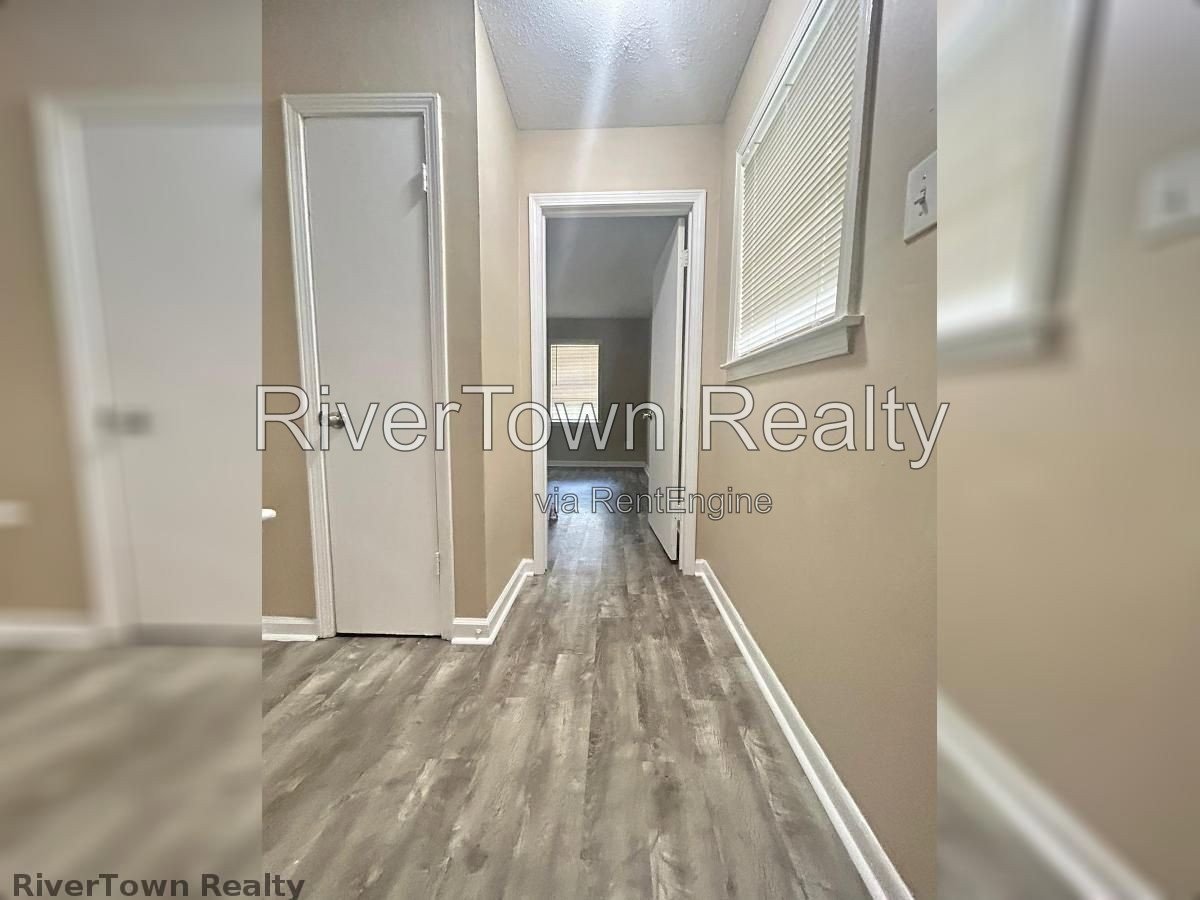 Headline
$995 | Fully Remodeled 2BR/1.5BA Duplex in a Quiet Whitehaven Cove – Newer Roof, Floors & Paint! property image
