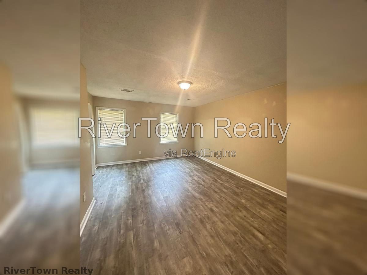 Headline
$995 | Fully Remodeled 2BR/1.5BA Duplex in a Quiet Whitehaven Cove – Newer Roof, Floors & Paint! property image