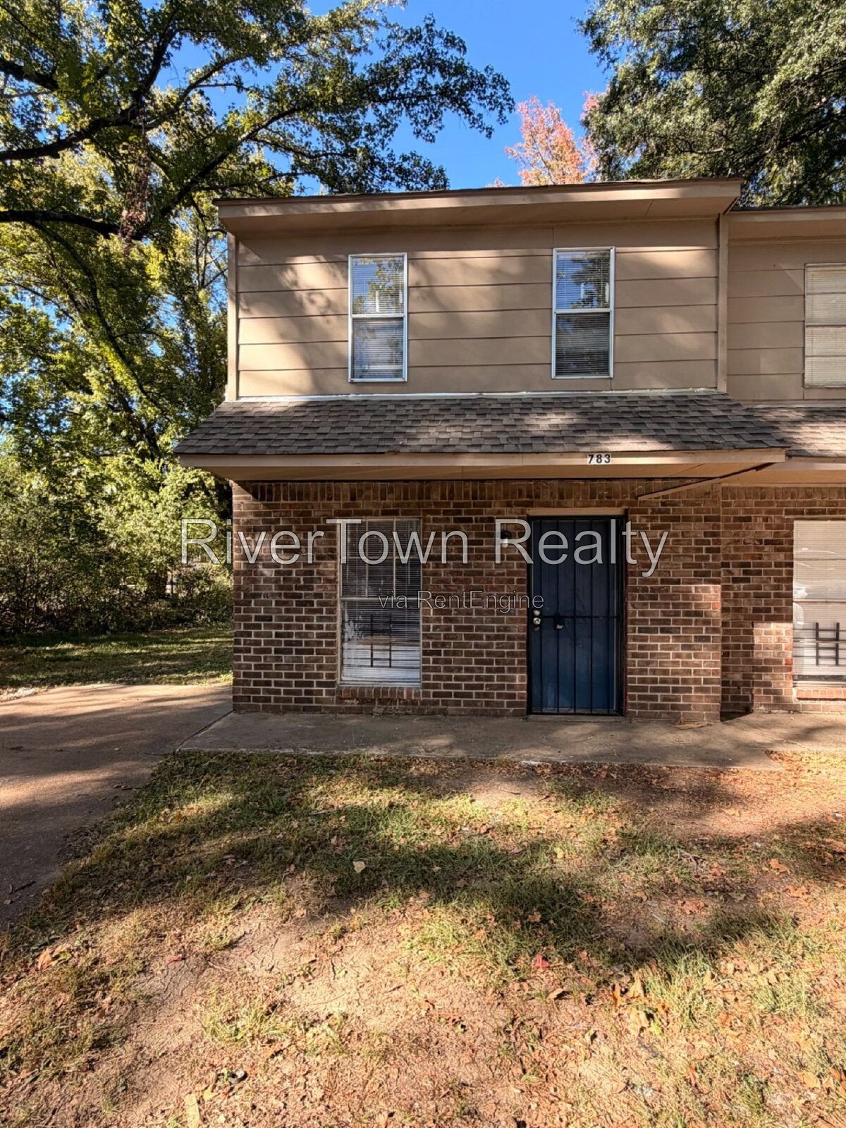 Headline
$995 | Fully Remodeled 2BR/1.5BA Duplex in a Quiet Whitehaven Cove – Newer Roof, Floors & Paint! property image