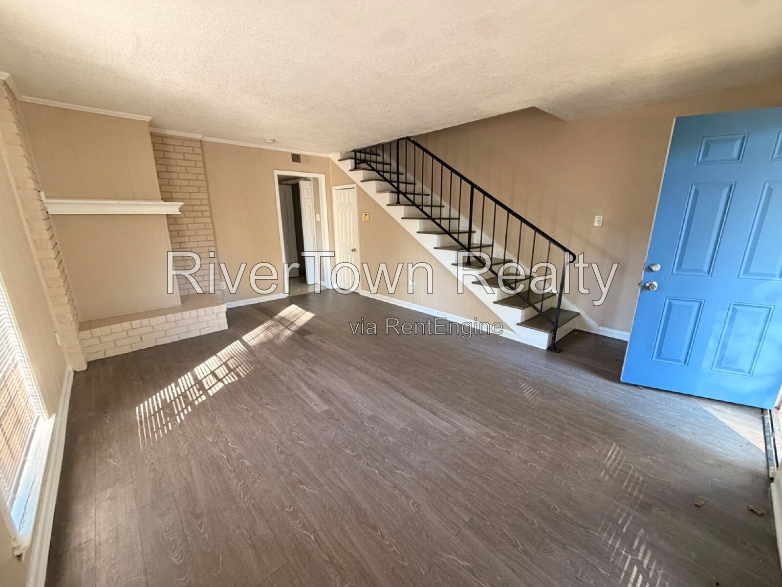 Headline
$995 | Fully Remodeled 2BR/1.5BA Duplex in a Quiet Whitehaven Cove – Newer Roof, Floors & Paint! property image