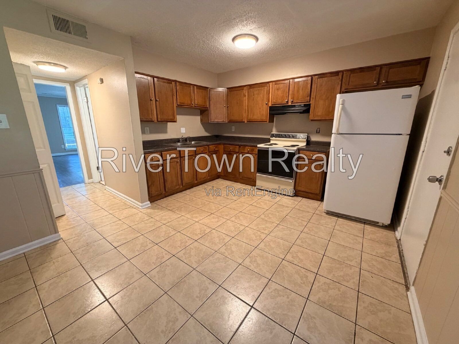 Headline
$995 | Fully Remodeled 2BR/1.5BA Duplex in a Quiet Whitehaven Cove – Newer Roof, Floors & Paint! property image