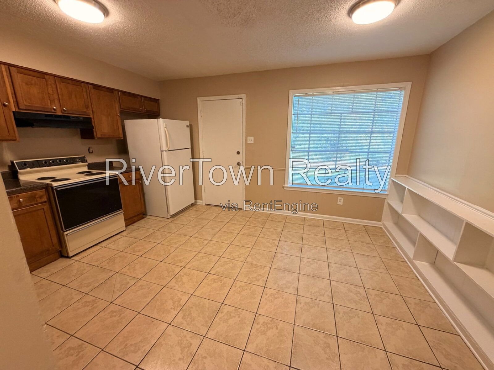 Headline
$995 | Fully Remodeled 2BR/1.5BA Duplex in a Quiet Whitehaven Cove – Newer Roof, Floors & Paint! property image