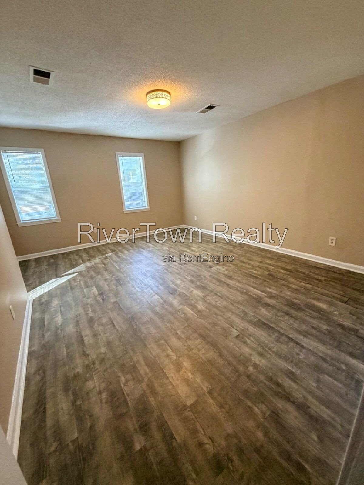 Headline
$995 | Fully Remodeled 2BR/1.5BA Duplex in a Quiet Whitehaven Cove – Newer Roof, Floors & Paint! property image