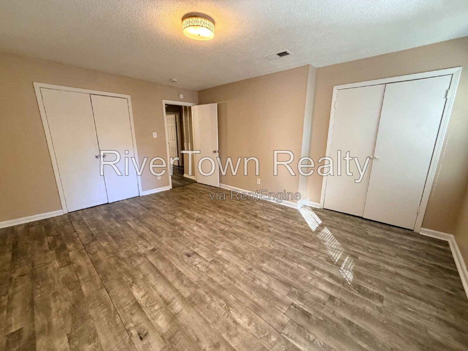 Headline
$995 | Fully Remodeled 2BR/1.5BA Duplex in a Quiet Whitehaven Cove – Newer Roof, Floors & Paint! property image